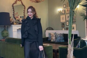 撮影で大阪に来ました

しふく
Hoodie... @chesty_official 
Bag... @chanelofficial 
Boots... @za...