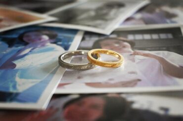 ご報告

私事ではありますが、先日入籍致しました事を報告させていただきます。

ずっと仕事だけに向き合ってきた私に
人生をもっと楽しむ余裕をくれて
どんな事も受...