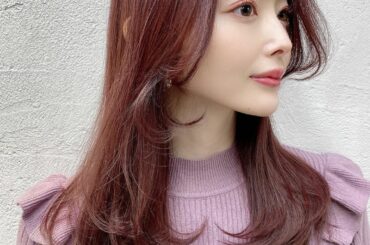 いつもは赤系の髪色だけど、今回は少しイメチェンでラベンダー系に
すっごくお気に入りすぎて、次もリピートしたいかも
透明感抜群で肌も白く見えて、「髪色キレイですね...
