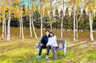 .
北海道に行ってきました
ここは北菓楼砂川本店のお庭です。

マイラブさんは
こまっちゃん
( @official_ayaka_502 )のブランド
@502...