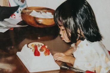 ．
今日、23歳になりました♡

はやいな〜と思う反面
まだ23か〜って気持ちも大きい
まだまだ長い人生楽しみます！！

21年前の写真がちょーどあったので笑...