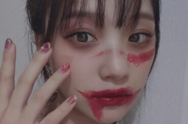 ⁡
⁡
5分ハロウィンメイク
⁡
いつものメイクに付け足しで
赤リップと赤茶シャドウでぱぱぱーって
やってみたよ
⁡
もっと本格的なのもやりたいな〜
⁡
⁡
...