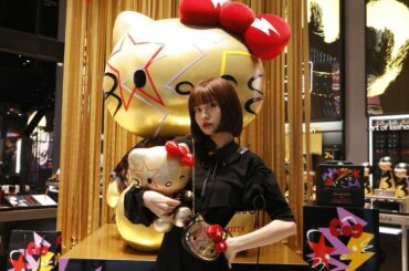 shu uemura × ハローキティ♪

今回のメイクボックスも
とっても可愛かったです♪

ディスコ グリッツにリボンが!
私がつけたのは、ruby spa...