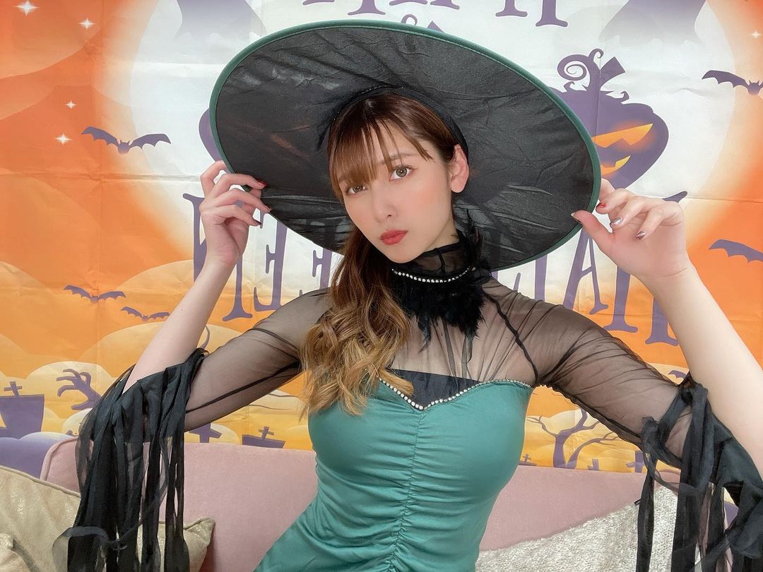 アンジェラ芽衣 この前のハロウィンの Moe Zine