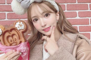 こないだディズニー行けたの
朝から夜まで楽しかったなぁ。

ミッキーワッフルも予約して食べれた

miyour’sのボアコートと
このカチューシャを合わせたくて...