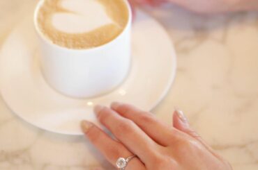 ブルガリの新作エンゲージメントリング「ローマ アモール」にうっとり…♡

ローマ（Roma）のスペルを終わりから逆に綴ると、
アモール（Amor）、つまり愛！あ...