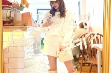 ホワイトコーデしました
⁡
⁡
セットアップの大きなお花と、
レースが可愛すぎてお気に入り♡
⁡
⁡
set up→ #spicaglow 
boots→ #g...