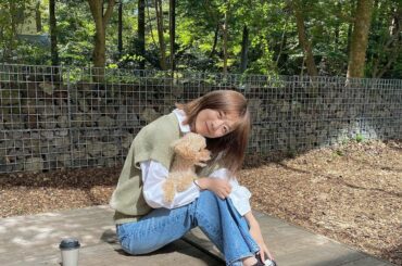 家族でドッグラン行った時の写真

わたしももなちゃんも
寝起きだったんだけど
他のわんちゃんがいないからなのか
眠いからなのか
ドッグランなのにずっと私の膝の上...