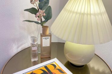 お部屋のお気に入りコーナー︎

@teineina_kurashi_official のランプ
可愛い

最近いただいたLOEWEの香水が
とってもいい香りでお...