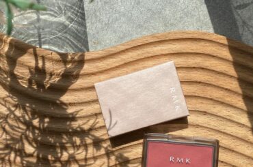 メイクの中で1番チークが好きかも。。
#RMKイージニアスパウダーチークス N
ワイルドピンク
深くくすんだピンクなので、甘くなりすぎずお気に入りです
・
...