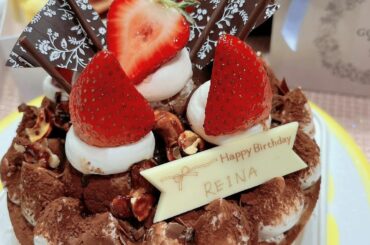 .
きのうイベントでスタッフさんに頂いたケーキ @la_maison_ensoleille_table  が
3年前から食べたいなぁって思っとったお店のケーキや...