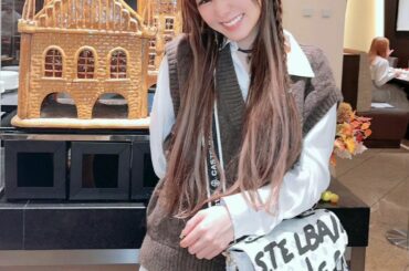 .
ずっと着たかった服に
弟にもらった誕生日プレゼント持って
気分は るんるん♩
・‥…━━━☞・‥…━━━☞
#れーなこーで
#リゼクシー
#カステルバジャッ...