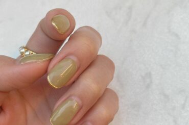 new nail 
ピスタチオカラーにゴールドのフレンチ︎
透け感あってちゅるんとしてて
絶妙な色でお気に入り

フットネイルは
パープルにしました

いつも可...