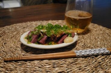 .
お取り寄せした適温調理の
レバ刺に生姜と小ねぎ
ごま油とお塩
これがお家で食べれるなんて最高！
せっかくなのでちゃんと薬味も用意して。
すぐなくなりました。...