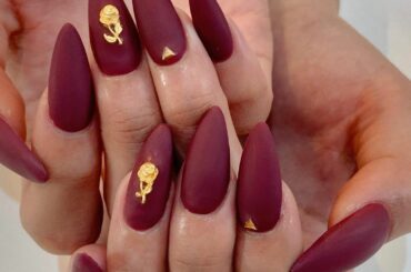 New nail

珍しくシンプルめ‪︎
秋っぽくボルドーでマット仕上げ♡

@nailsgogo いつもありがとう

3枚目のネイルは今年のバースデーネイル♡...