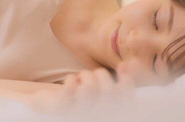 「明日の輝く自分は、夜からはじまる」をコンセプトに、ムービーも撮影しました
どんな瞬間に塗っても、ときめく1本になりますように
#laetirais #レティレ...