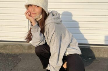地元のコンビニでたむろってるところを撮られました卍
.
嘘です
ただネイルを見せたくて
お母さんに写真撮ってもらいました
散歩ついでなので服装だらしなくて、、
...