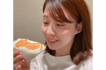 *
まっすー @sayaka0masuda にもらった
フルーツサンドを食べるぞってときの私嬉しそう

とっても大きな柿でした

#フルーツサンド#柿#大好き#...