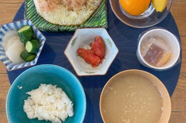 .
.
目玉焼き二つ
なめこお味噌汁昨日の残り︎
お漬物も残り︎
熊本で買った明太子
ひきわり納得(置いただけで食べれなかったw)
.
.
#天木ごはん
#朝ご...