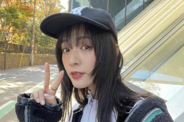 好評だったから、
フィードにも載せちゃう¨̮

ぶいっ

リップは(NM)の103つけたら
いい感じになった♡...