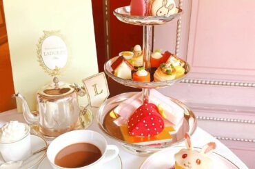 大好きなコラボ
⁡
#LADUREE と #シルバニアファミリー のコラボって幸せ過ぎる
⁡
⁡
アフタヌーンティーにショコラウサギのフレアとペルシャネコのスカ...