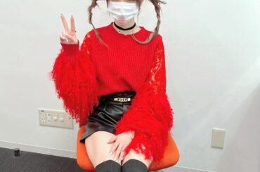 .
1.2枚目 新種のセーラームーン。
3.4枚目 セーラームーン変身前
・‥…━━━☞・‥…━━━☞
#私のお団子ヘアーはこんな感じで作られてます
#めちゃく...