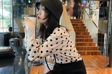 この前打ち合わせで行ったカフェ。
建物が美術館みたいになってて
すごいオシャレな場所でした。

そして明日はN WITH.新作発売日です。
ドットのニットトップ...