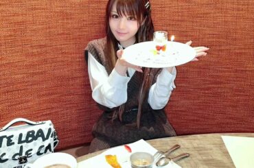 .
ずーーーっとビュッフェに行きたくて
でもあんまり食べられんけん
いつも行くの我慢しとったけど
誕生日の記念に 行ってきた

幸せやったーーー
いろんな物をち...