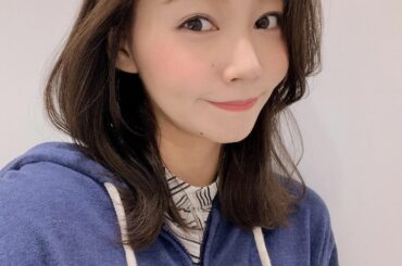 .
先日の撮影にて。
いろっぺぇ〜ヘアメイクにしてもらいました

お気に入りすぎて
髪の毛洗いたくなかった笑

自分でも出来たらいいのになぁ。
不器用だからなぁ...
