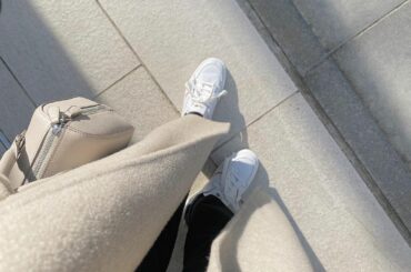 .
new

どんなコーデにも合う白スニーカー。
シンプルな中に施されたアクセントたちがまた可愛い

thank you @hideandjack ...