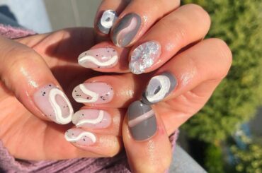 Monotone nails
.
箱庭の掟の時のネイル
.
衣装に合わせてモノトーンに
.
今年は白黒で可愛い感じのモチーフにするのがマイブーム？だったかな
....