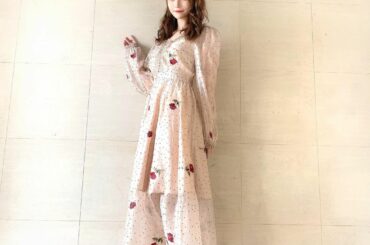 バラのワンピースドレス
⁡
⁡
映画「 #恋愛リアリティーショー 」の
舞台挨拶衣装です♡
⁡
クリスマス・イブらしい格好をしたくて
赤にしました
⁡
⁡
12...