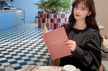 ( さっき最後の方バグ反応出てたので 投稿し直しです )
𝐇𝐞𝐫 𝐥𝐢𝐩 𝐭𝐨 𝐜𝐚𝐟𝐞 
⁡
ホリデーシーズンならではの
キラキラドキドキな 店内
⁡
小嶋陽...