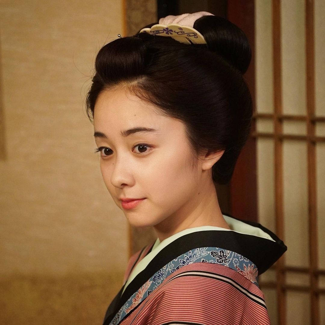 堀田真由 明けましておめでとうございます 今年もよろしくお願いします 正月時代劇 幕末相棒伝 明日nhk総合にて夜９時 放送です 是非ご覧ください 幕末相 Moe Zine