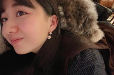 エトくーん私を枕にしとるーー。可愛い。
・
2枚目: 頬が鼻につく感触を堪能し、萌えっている妹。
3.4枚目: 気持ちいい場所を探している妹。
「あなたの頬っぺ...