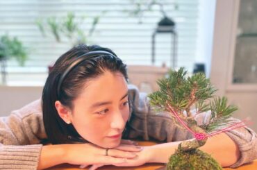 先日、再び苔玉教室へ。

黒松。

お正月にぴったり。

可愛い水引き付き。...