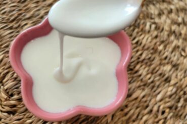 .
ヨーグルトを以前から作ってみたかったのですが、トルコアイスのように伸びるヨーグルトの親戚のヴィーリをホームメイドヴィーリをつかって作ってみました
牛乳パック...