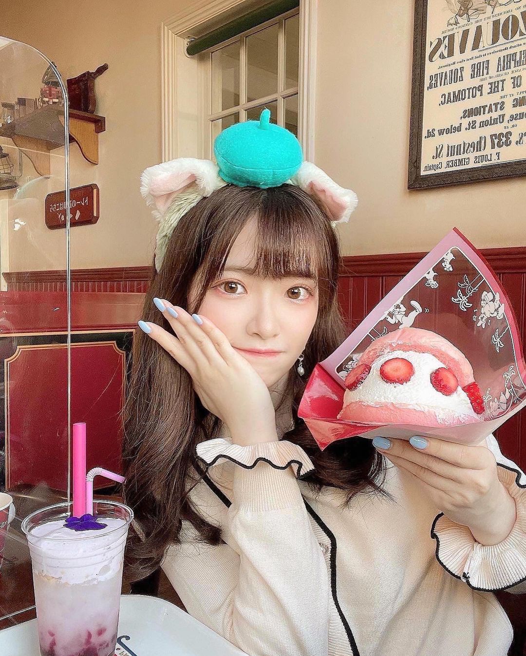 武藤小麟 先月 ディズニーシーに とてもお久しぶりに行ってきました 公式サイト見てずっと気になってた フルーツサンド食べれたの マリトッツォみたいでテンション上が Moe Zine