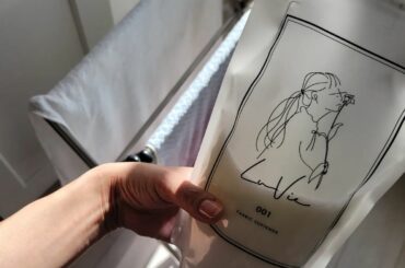 .
天気のいい日ってお洗濯しよーって
気合い入ります
私は柔軟剤の香りに結構好みがあって
色々試してる中で最近いただいたこちらは気に入りました
@lu_vie_...