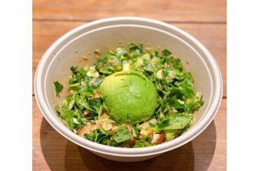 *
最近せっせとお昼にサラダを食べています

アプリひとつで注文から決済
そして出来上がったものを取りにいく
というお店もあって
一切、人と触れ合わずに買える世...