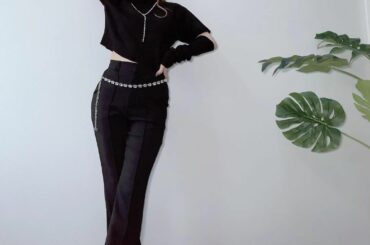 .
いつもと違うスタイルの田中れいなでーす
細身のパンツは苦手で履かんけど
これは形がいいって評判やったけん挑戦してみました
でもやっぱり見慣れん
※靴は新品な...