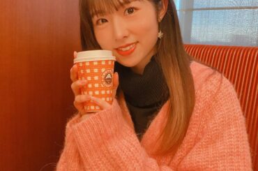 カップの中身は

クラムチャウダーでした小腹が空いてたもので〜
大きめの具が入ってて美味しかったよ◎

.
昨日のカーディガンたくさん褒められて嬉しかった
@...