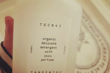 .
 @nurliving_
スウェーデン発のオーガニックファブリックケア…
以前も投稿したけど、お洋服がいい香りになるのがけっこう小さな幸せ
地球にも衣類にも...