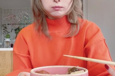 美味しくてほっぺたが、、、？...