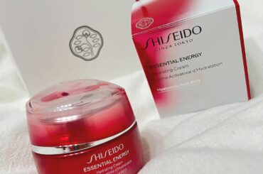 .
お友達が誕生日プレゼントで
アンチエイジングできるように
SHISEIDOのクリームくれました笑

朝も夜も使えるんだって。
乾燥肌なので嬉しいです

綺麗...