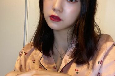 ⁡
ヘッドホンのクールな表情が好評だったので…♡
⁡
⁡
⁡
#juicejuice #稲場愛香 #まなかん #アイドル #idol 
#ハロプロ #自撮り ...