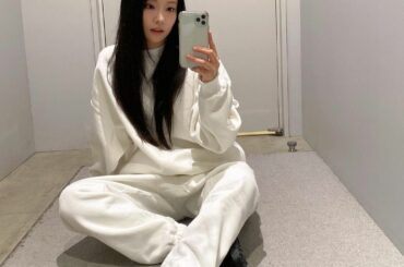 New Balance 1000series
やっと買えたー！！
上はオーバーサイズのSで下はレギュラーのLにしたよ
黒とカーキもかわいかったな…

#NewB...