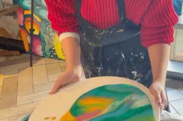 今回は元気色で作ってみたかったんだ
イメージはに咲くカラフルなチューリップ
どの色が出てくるか分からないから面白いね〜！
色も一から自分で作るんだよ

@art...