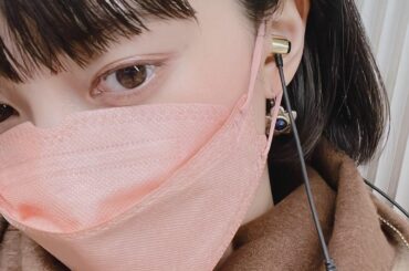 ピアスかわいいのよ。
久しぶりのカチューシャ。
部屋掃除したら出てきたのよ。
YouTube楽しみにしてますってDM来たのでやる気が出ましたので、週末までに完成...