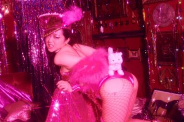 はっぴ〜ばれんたいん♡
本日もしっかり「ロッキー・ホラー・ショー」やってきました。お世話になってるキャストの皆さんやスタッフさん達にバレンタインおつまみプレゼン...